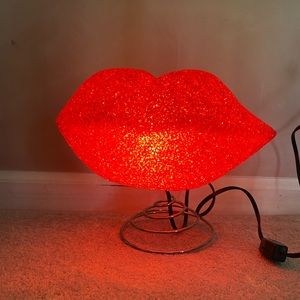 Red Lips Table/shelf Lamp